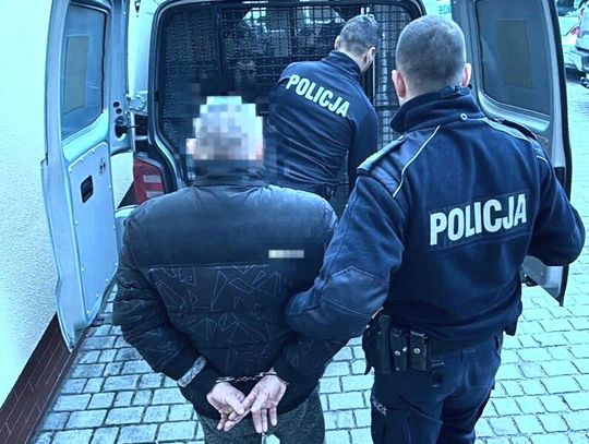 Dusił brata, a interweniującej matce zagroził nożem. Pijany mężczyzna święta skończył za kratami