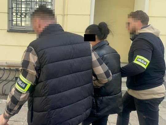 Duża akcja służb w Wólce Kosowskiej. Zatrzymani cudzoziemcy i kary finansowe