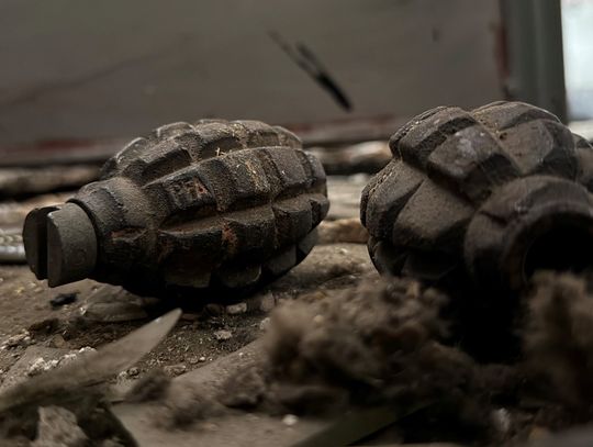 Dwa granaty F1 znalezione na lodowisku. Na miejscu musieli interweniować saperzy