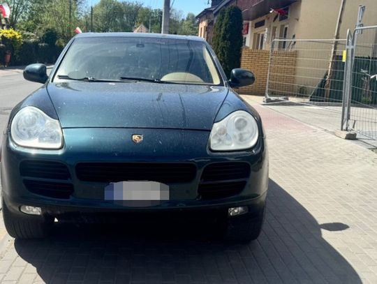 Dwa promile, ucieczka i dzieci na tylnym siedzeniu. Kierowca Porsche stracił auto na zawsze