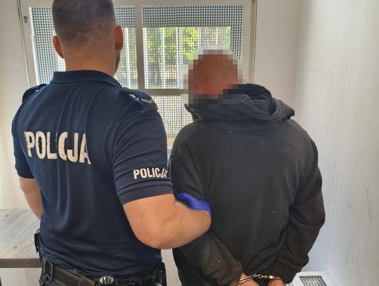 "Dwa tygodnie temu uciekłem z aresztu" - 49-latek wpadł, bo po pijaku dobijał się do byłej partnerki