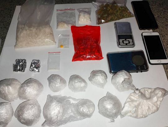 Dwaj dilerzy zatrzymani tego samego dnia. Policjanci zarekwirowali ponad dwa kilogramy narkotyków