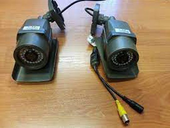 Dwóch geniuszy postanowiło ukraść kamery monitoringu. Myśleli, że skoro je mają, nikt nie zobaczy nagrania