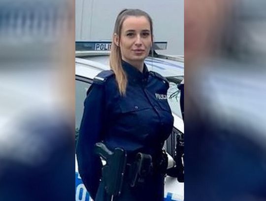 Dzielnicowa powtrzymała go przed skokiem, a potem chwyciła i sprowadziła z balkonu. Mężczyzna został uratowany