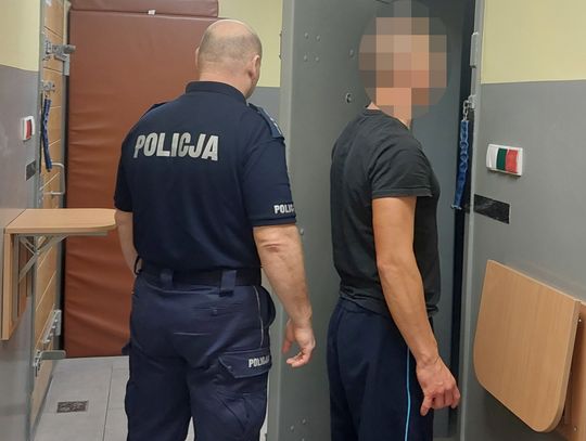 Dzielnicowy namierzył narkotykowy adres. Następnego dnia przyjechał z kryminalnymi