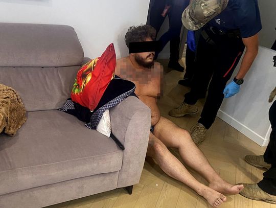 Dzwonili do Niemiec i oszukiwali metodą "na wnuczka". Policjanci zatrzymali parę telefonistów