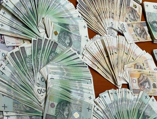 Fałszywa inwestycja pochłonęła fortunę. 66-latek stracił blisko pół miliona złotych