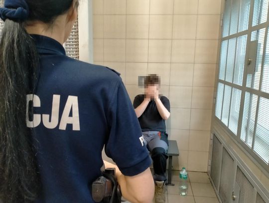 Fałszywi policjanci zaatakowali bezdomnych pod mostem. Napastnicy z atrapami broni zatrzymani