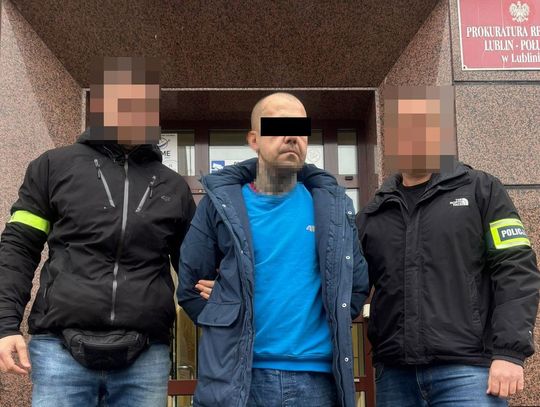 Fałszywy policjant zatrzymany. Wyłudził 17 tysięcy złotych od staruszki, grozi mu do 5 lat więzienia