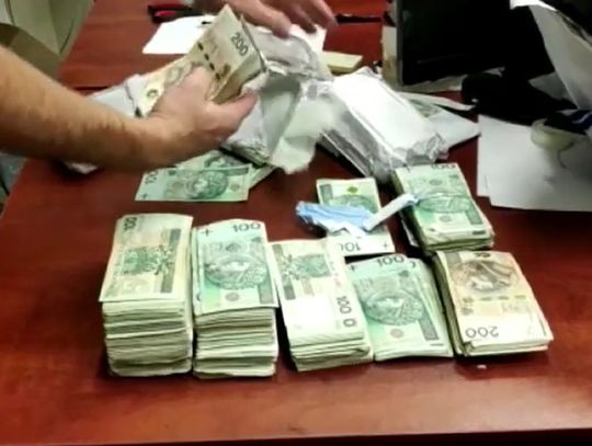 Gang informatyków wystawił lewe faktury na ponad 50 milionów złotych. Działali przez kilka lat