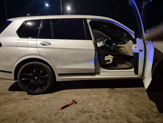 Gangsterska scena w Warszawie. Katowali go w aucie, a on nie chciał zeznawać. Obaj byli poszukiwani