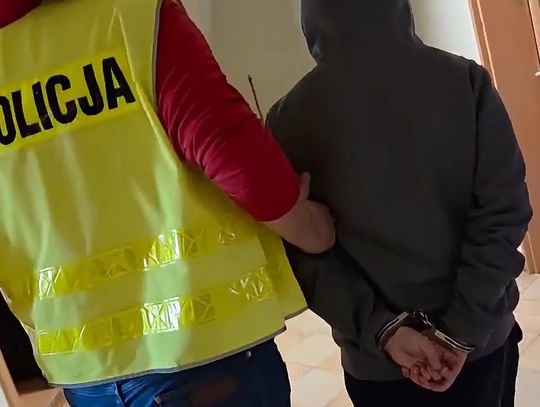 Groził atakiem na innych uczniów. 17-latek zatrzymany przez policję