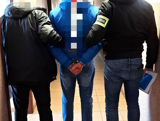 Groził znajomej, że zabije ją siekierą. Mężczyzna zabrał jej rzeczy i zmuszał do wykonywania poleceń