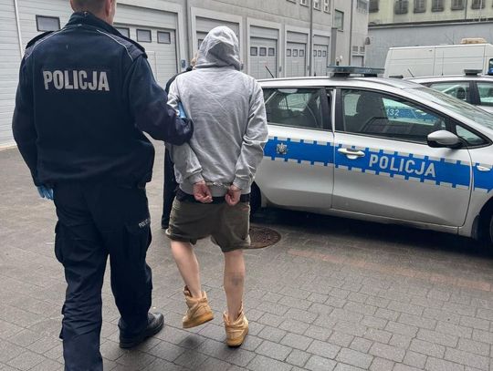 Groziła koleżance nożem, bo chciała, żeby oddała jej wagę i pudełko po telefonie. Kobieta prześladowała też Białorusina