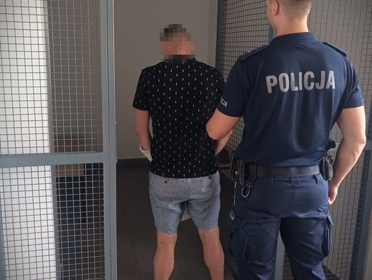 Grozili podpaleniem domu i żądali 10 tysięcy złotych okupu. W budynku była dwójka dzieci