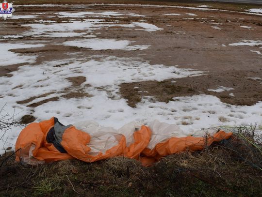 Groźny upadek paralotniarza w gminie Radecznica. Spadł tuż po starcie