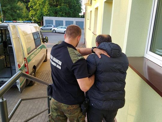 Gruzin zatrzymany za organizowanie nielegalnej imigracji. Przerzucał 37 Afgańczyków i Turków