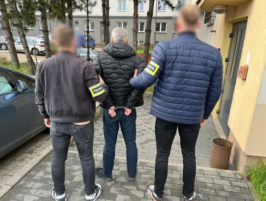 Gruzini wpadli na gorącym uczynku. Próbowali wmówić policjantom, że przyszli do koleżanki