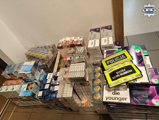 Handlowała lewym tytoniem w mieszkaniu. Policjanci i celnicy znaleźli aż 40 tysięcy papierosów
