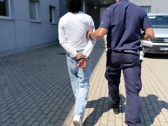 Hindus miał już zakaz prowadzenia, ale dalej jeździł i to za szybko. Teraz dostał dożywotni