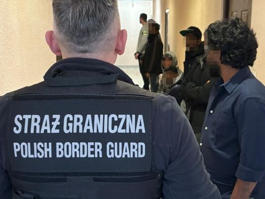 Hindusi i Nepalczyk nielegalnie przebywali w Polsce. Udawali studentów, najstarszy miał 40 lat Hindusi i Nepalczyk nielegalnie przebywali w Polsce. Udawali studentów, najstarszy miał 40 lat