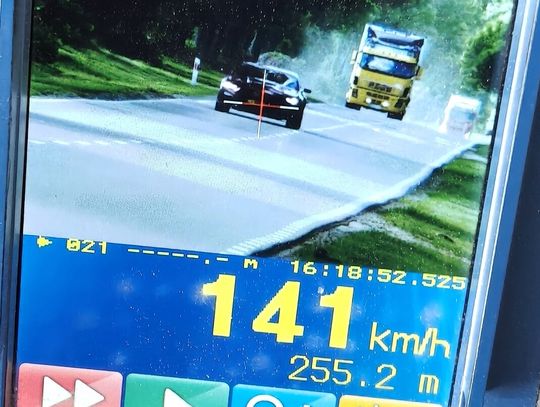 Hiszpan w Mustangu jechał w zabudowanym ponad 140. Policjanci zatrzymali mu prawo jazdy Hiszpan w Mustangu jechał w zabudowanym ponad 140. Policjanci zatrzymali mu prawo jazdy