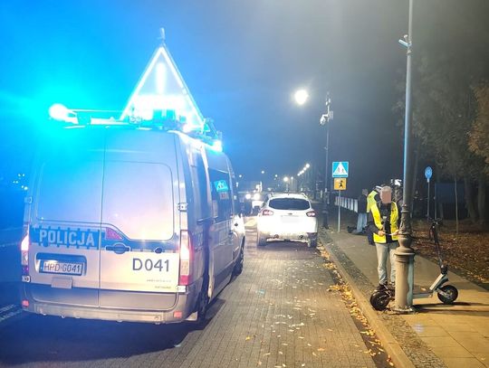 Hulajnoga mogła jechać 89 km/h. 17-latek zderzył się z Fordem i uciekł z miejsca