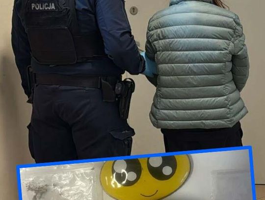 Informacje doprowadziły policjantów do mieszkania 44-latki. Kobieta miała dwa rodzaje narkotyków Informacje doprowadziły policjantów do mieszkania 44-latki. Kobieta miała dwa rodzaje narkotyków