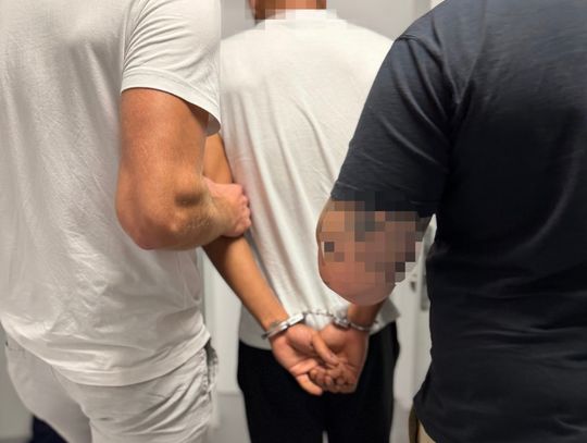 Internetowa miłość i kosztowny finał. 36-latek miał okraść o 11 lat starszą partnerkę