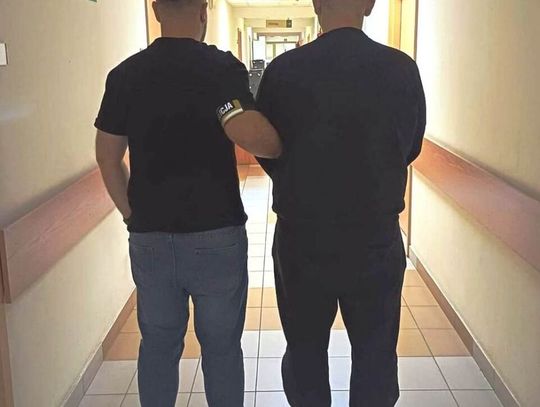 Jadł się w fastfoodzie i płacił fałszywymi stówkami. W końcu się zorientowali. Teraz grozi mu 10 lat