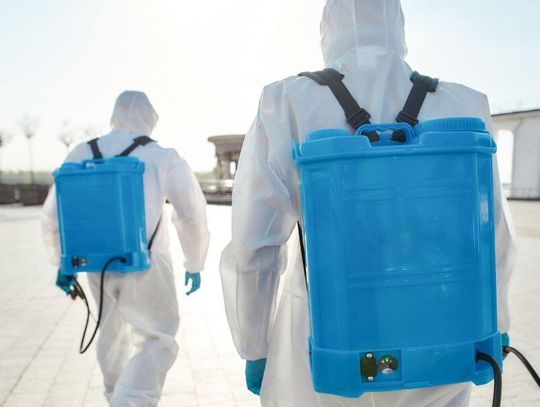 Jak szybko musi przyjechać firma sprzątająca po zgonach? Czas reakcji a bezpieczeństwo mieszkańców