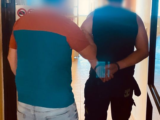 Jechał bez prawka i po narkotykach. Podczas kontroli zaoferował policjantom łapówkę