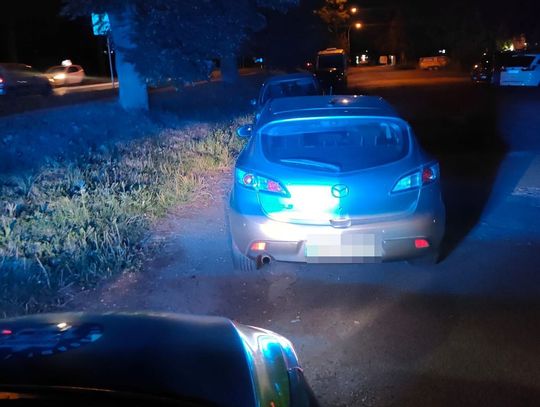 Jechał bez świateł, nie trzymał toru, a w ręku miał kebaba. 33-latek wydmuchał ponad dwa promile