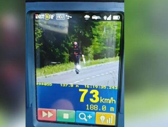 Jechał hulajnogą, trafił na suszarkę. Policjanci wlepili mu 1500 złotych mandatu