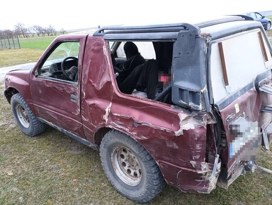 Jechał Oplem bez szyb i lamp, zareagował dzielnicowy. Kierujący złamał sądowy zakaz jazdy