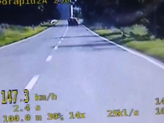 Jechał prawie 150 na 90. Teraz za takie przekroczenie kierowca żegna się z prawkiem