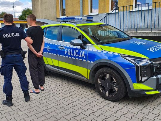 Jechał zygzakiem przed autem policjantów. Mołdawianin zatrzymany na czerwonym świetle