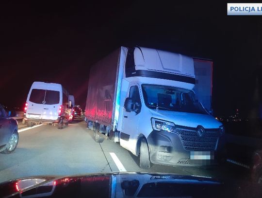 Jechali do wypadku na autostradzie korytarzem życia, a tu gościu w busie ciśnie na nich pod prąd