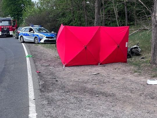 Jeden błąd kosztował go życie. Motorowerzysta zginął po zderzeniu z Audi