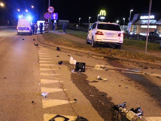 Jedna kolizja, dwoje pijanych kierowców. 39-letnia kierująca mercedesem wjechała w tył opla