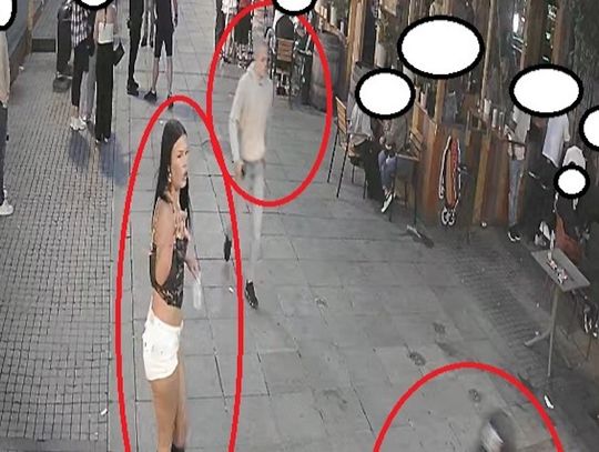 Kamery nagrały podejrzewanych o pobicie. Policja prosi o pomoc w ustaleniu ich tożsamości