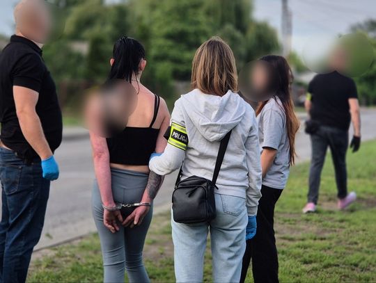 Kartki nasączone MDMA i kilogram narkotyków. Policja rozbiła narkobiznes