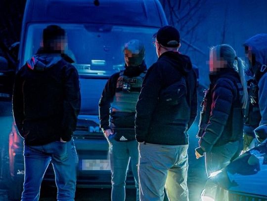 Kibole handlowali narkotykami i ściągali nielegalnych migrantów. Akcja policji i Straży Granicznej
