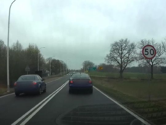 Kierowca audi ukarany za niebezpieczne wyprzedzanie dzięki nagraniu innego kierowcy