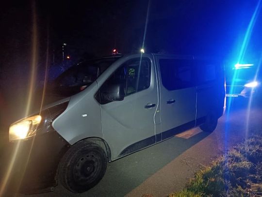 Kierowca busa upierał się, że nie dmuchnie, bo jest trzeźwy. Miał ponad dwa promile we krwi