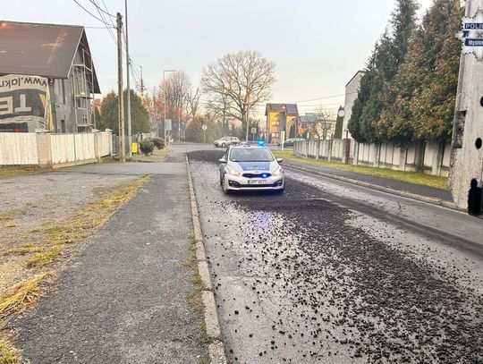 Kierowca ciężarówki zasypał ulice węglem. Został zatrzymany przez policję i stanie przed sądem Kierowca ciężarówki zasypał ulice węglem. Został zatrzymany przez policję i stanie przed sądem