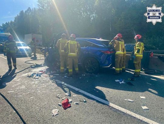 Kierowca Lexusa zmarł, pasażerka trafiła do szpitala. Tragiczny wypadek na S1