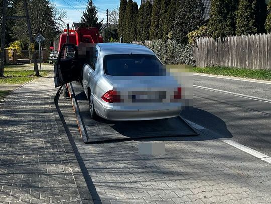 Kierowca Mercedesa palił marihuanę w czasie jazdy. Zgubił go gęsty dym w samochodzie