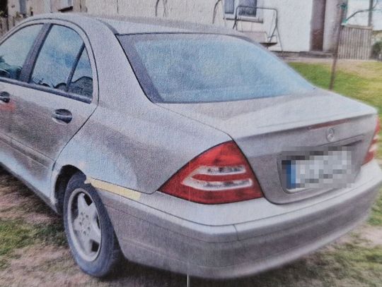 Kierowca Mercedesa stuknął w Dacię, ale uznał, że nic się nie stało i odjechał. Był kompletnie pijany