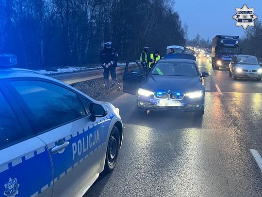 Kierowca opla próbował uciec policji. Miał ponad dwa promile i zatrzymane prawo jazdy